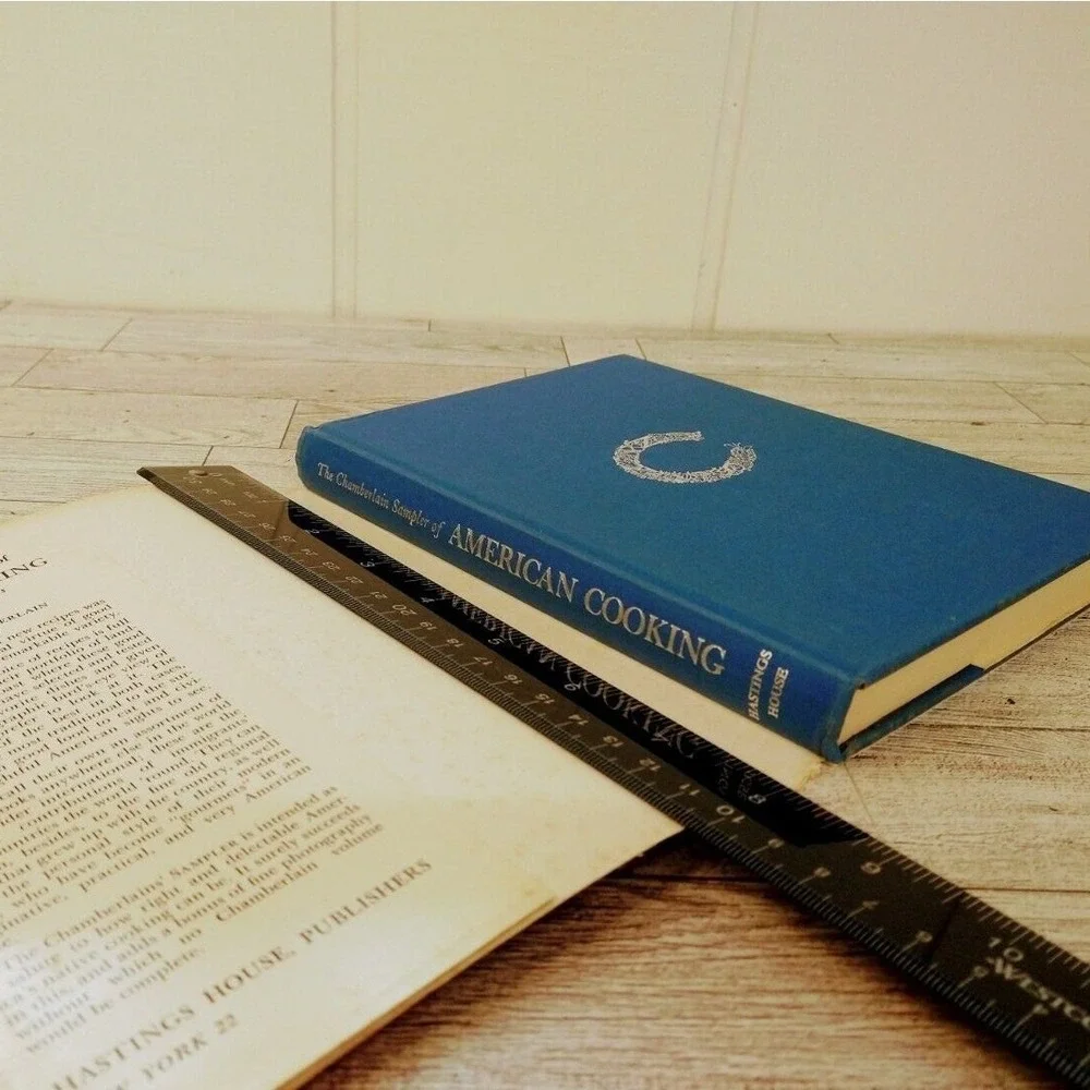 Chamberlain Sampler American Cooking 1961 HCDJ Vintage Cookbook Regional Recipes